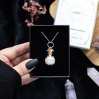 Collier Love Rose en forme de bouteille de potion en quartz avec copeaux de cristal