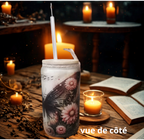 Gobelet givré décoré d’un papillon et de notes de musique.
