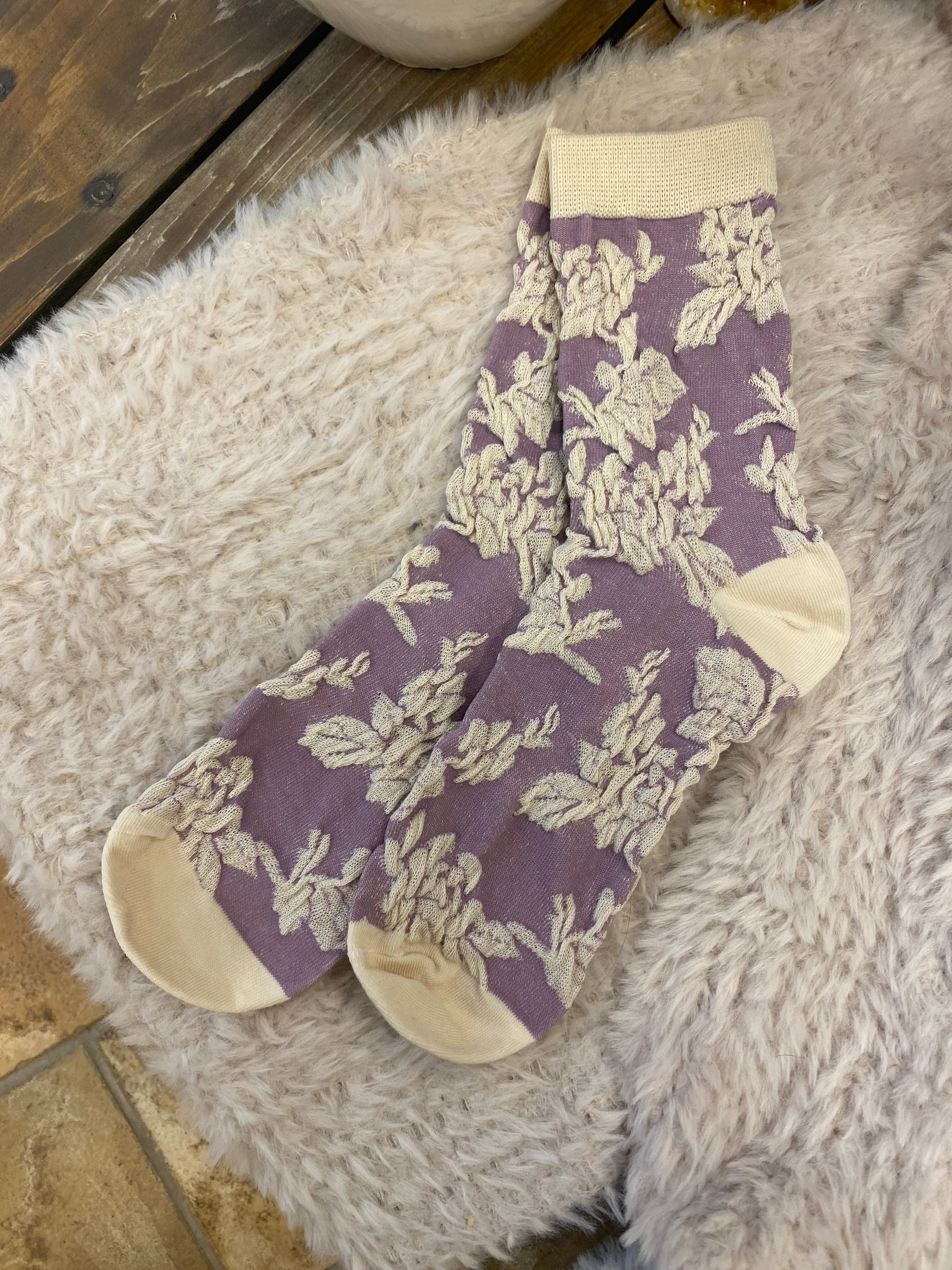 Chaussettes violettes embossées