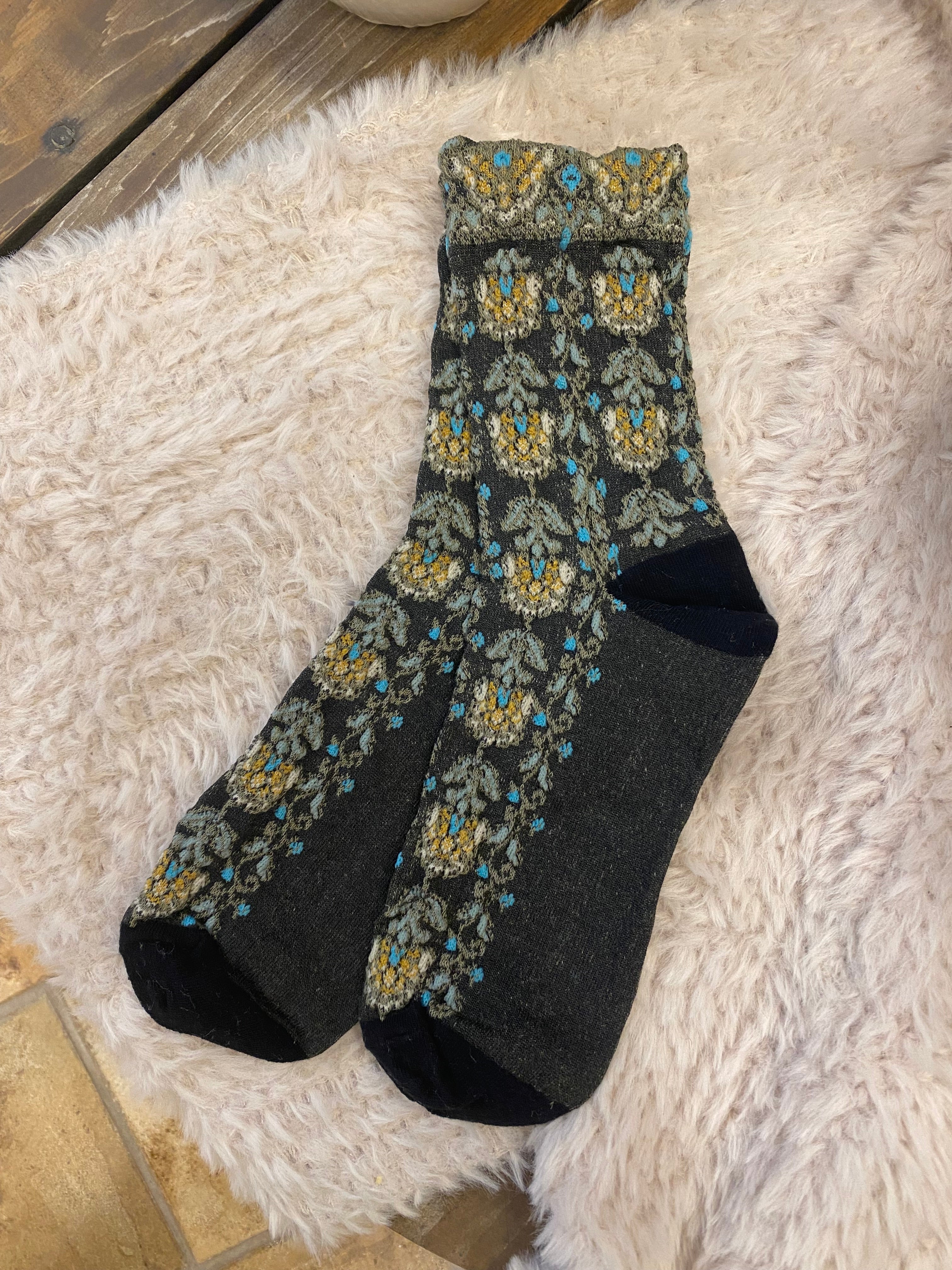 Chaussettes vintage à fleurs en relief