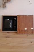 Coffret Esprit Libre – Flasque et verres noirs dans boîte en bois