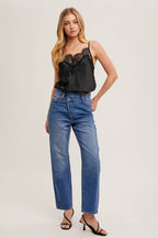 Camisole soyeuse avec bordure en dentelle