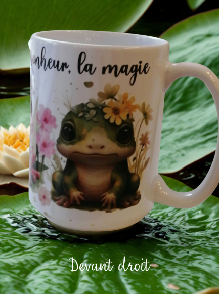 Tasse en céramique avec grenouille et fleurs – vue avant droit